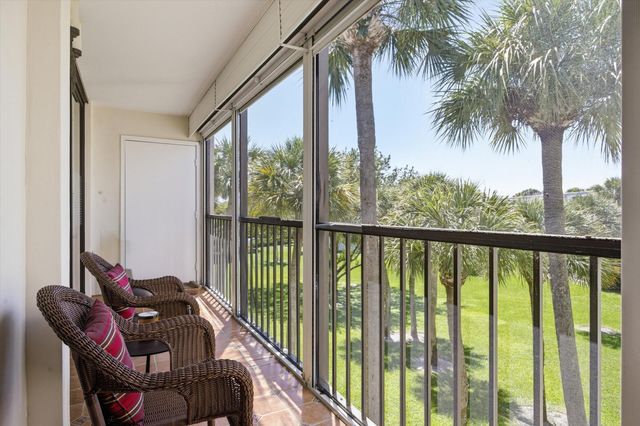 5370 Las Verdes Circle 303, Delray Beach, FL 33484