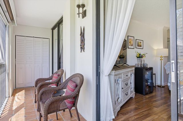 5370 Las Verdes Circle 303, Delray Beach, FL 33484