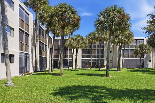 5370 Las Verdes Circle 303, Delray Beach, FL 33484