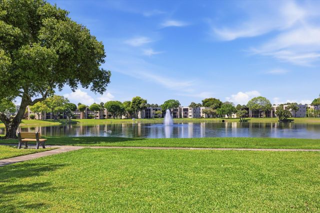 5370 Las Verdes Circle 303, Delray Beach, FL 33484