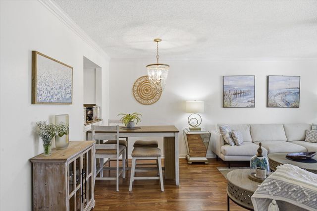 5370 Las Verdes Circle 303, Delray Beach, FL 33484