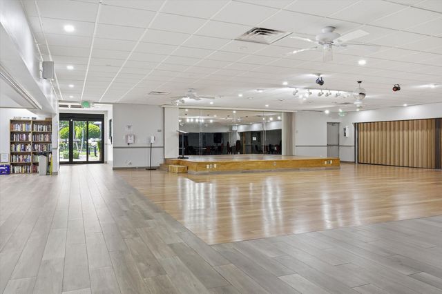 5370 Las Verdes Circle 303, Delray Beach, FL 33484