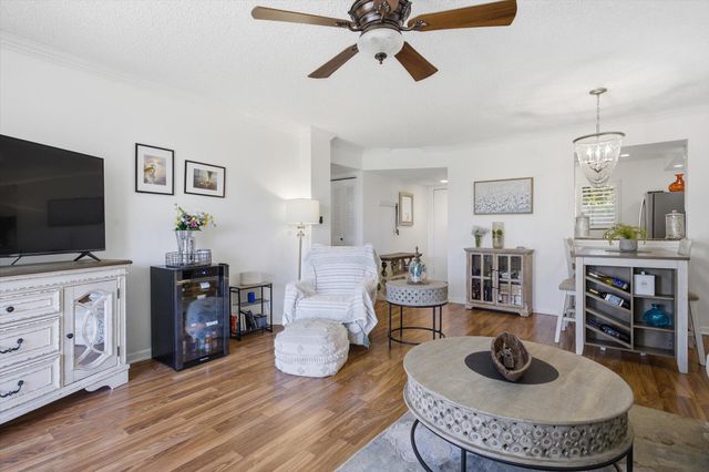 5370 Las Verdes Circle 303, Delray Beach, FL 33484