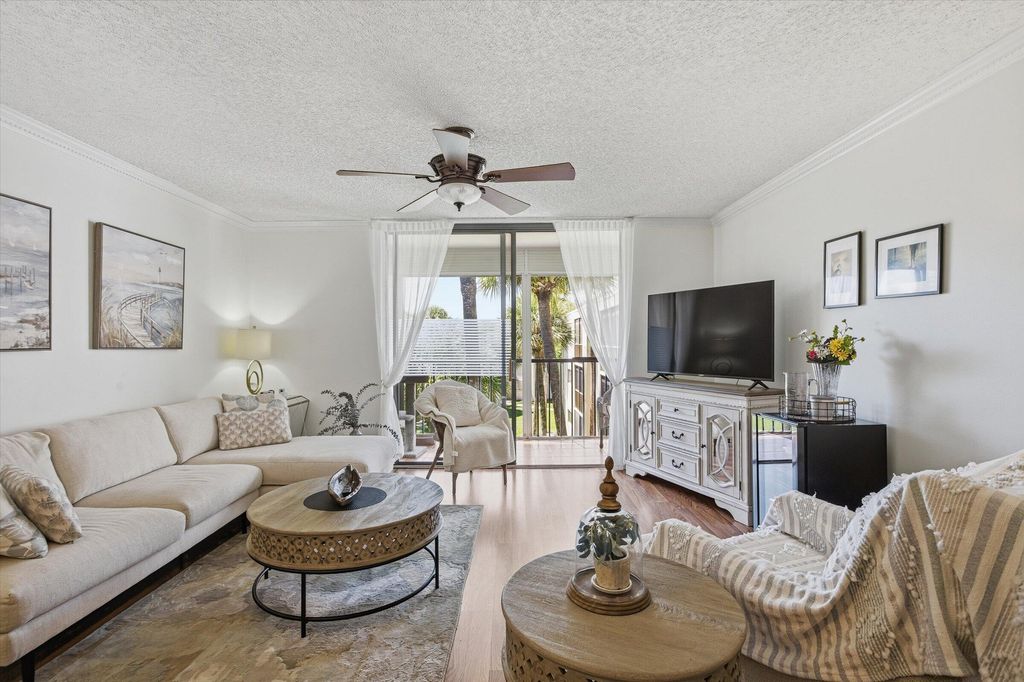 5370 Las Verdes Circle 303, Delray Beach, FL 33484