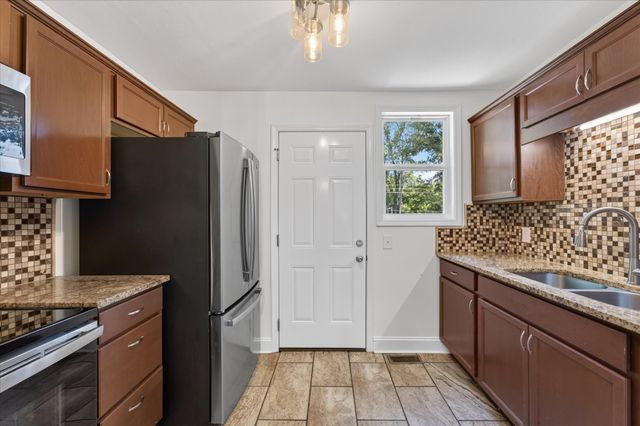 43 Chestnut Dr, Clarksville, TN 37042