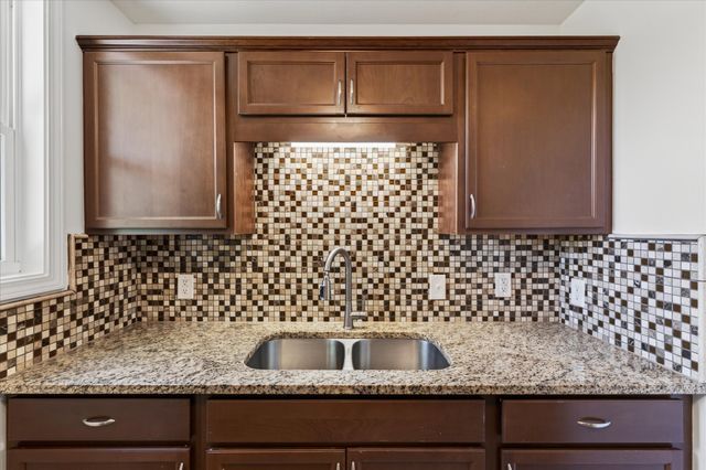 43 Chestnut Dr, Clarksville, TN 37042