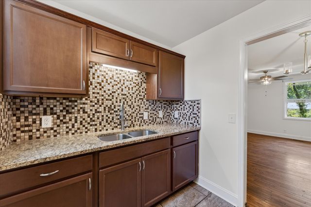 43 Chestnut Dr, Clarksville, TN 37042