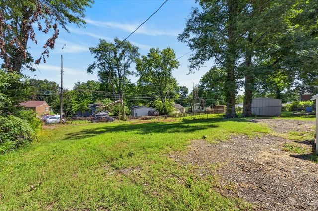 43 Chestnut Dr, Clarksville, TN 37042