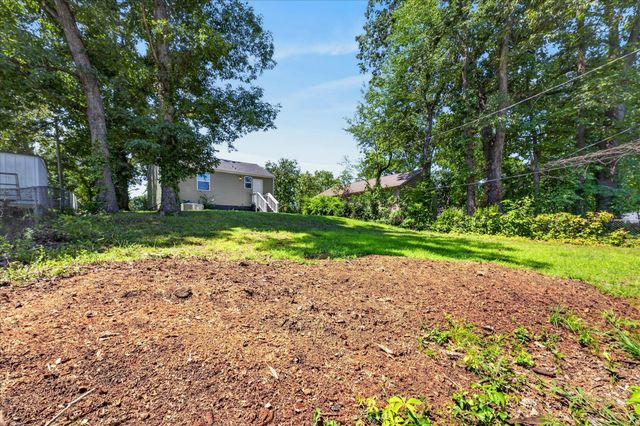 43 Chestnut Dr, Clarksville, TN 37042