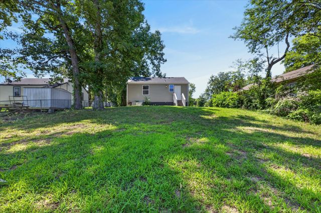 43 Chestnut Dr, Clarksville, TN 37042