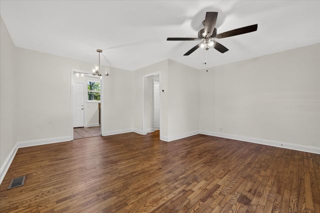 43 Chestnut Dr, Clarksville, TN 37042