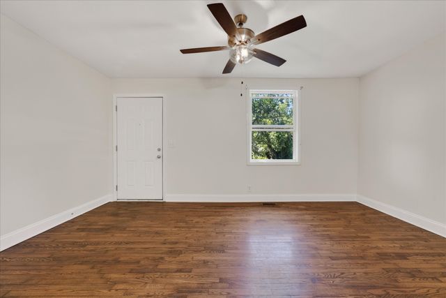 43 Chestnut Dr, Clarksville, TN 37042