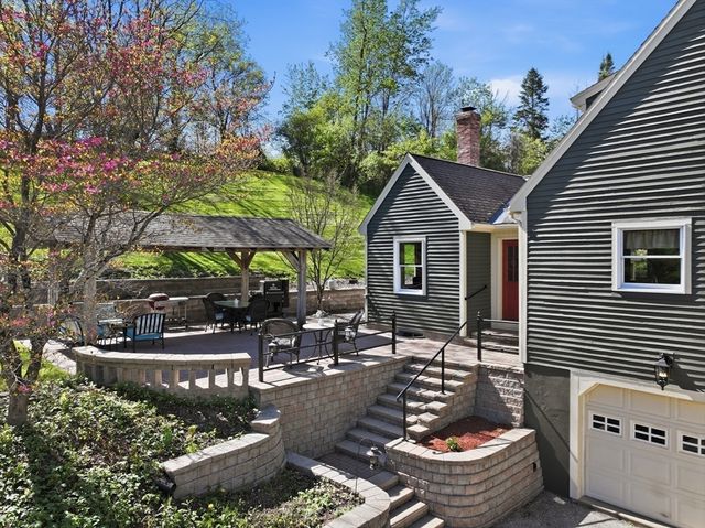 96 Town Farm Road, Sutton, MA 01590