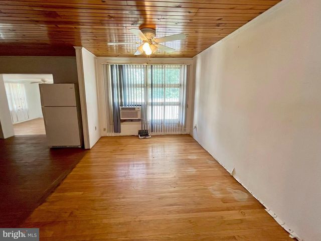 1814 PARKSIDE DR, Pasadena, MD 21122