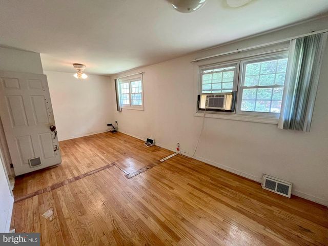 1814 PARKSIDE DR, Pasadena, MD 21122