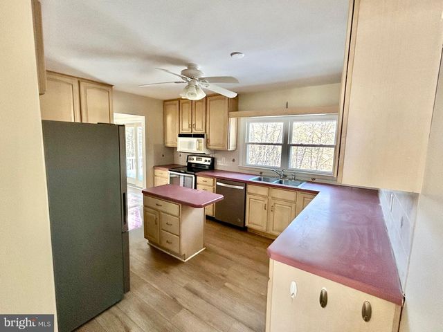 1211 MOUNTAINVIEW BLVD, Dauphin, PA 17018