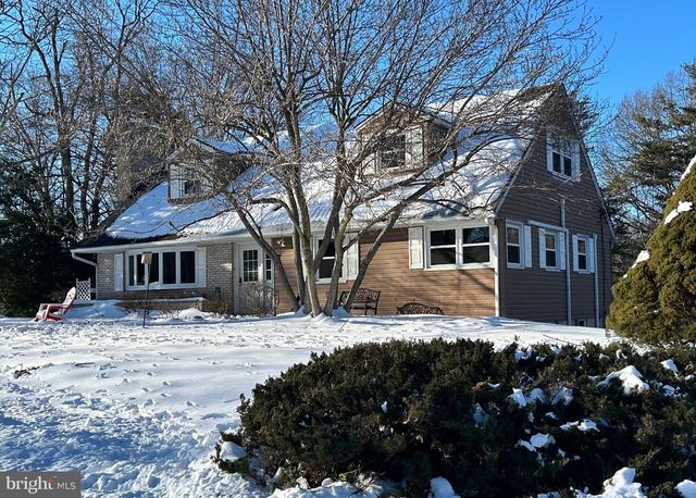 1211 MOUNTAINVIEW BLVD, Dauphin, PA 17018