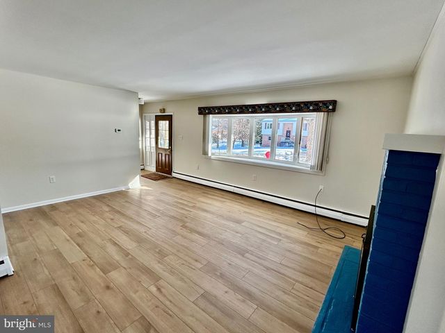 1211 MOUNTAINVIEW BLVD, Dauphin, PA 17018