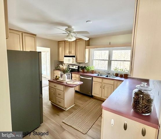 1211 MOUNTAINVIEW BLVD, Dauphin, PA 17018