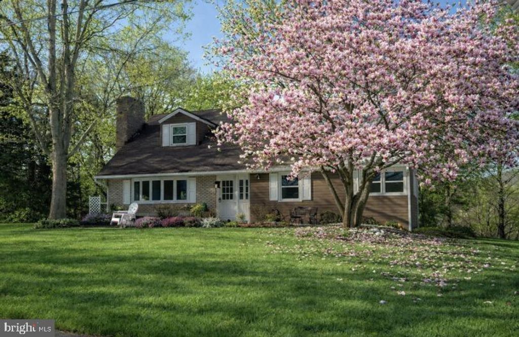 1211 MOUNTAINVIEW BLVD, Dauphin, PA 17018