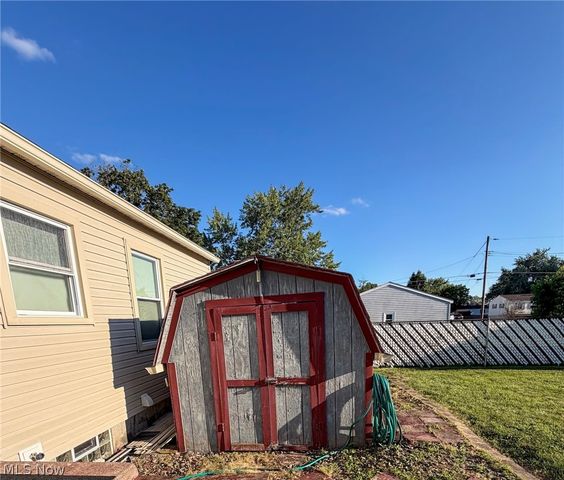 568 Purdue Avenue, Austintown, OH 44515