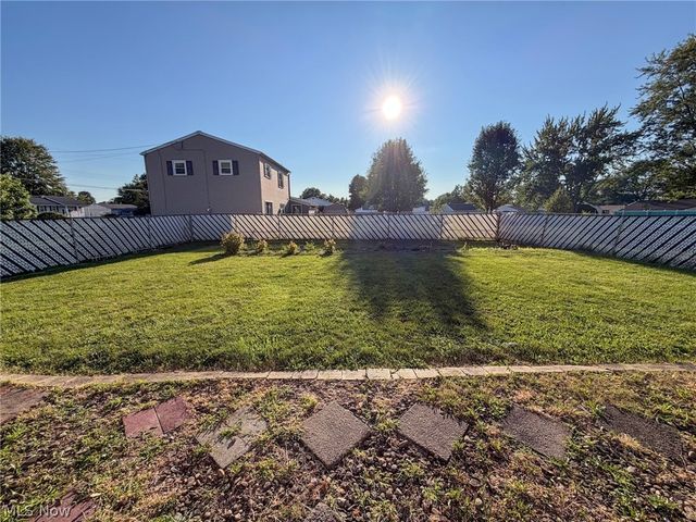 568 Purdue Avenue, Austintown, OH 44515