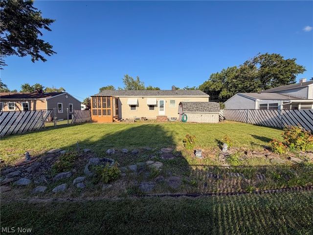 568 Purdue Avenue, Austintown, OH 44515