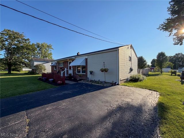 568 Purdue Avenue, Austintown, OH 44515