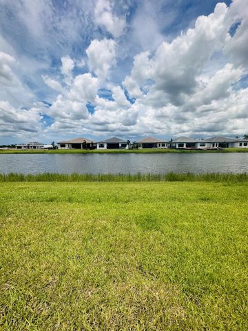 12465 SW Crystal Cove Drive, Port St Lucie, FL 34987