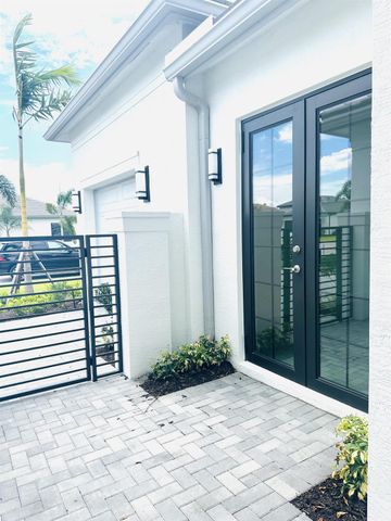 12465 SW Crystal Cove Drive, Port St Lucie, FL 34987