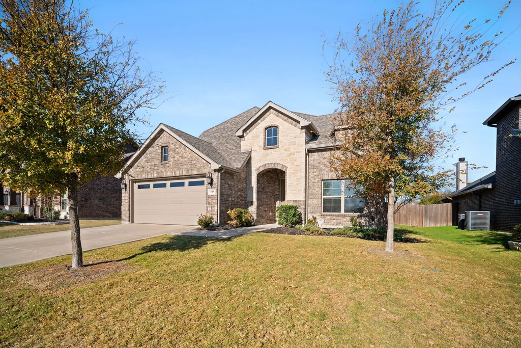 225 Lariat Trail, Waxahachie, TX 75165