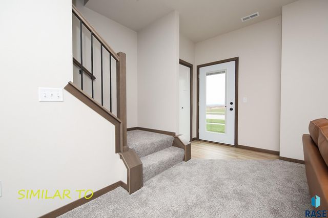 2423 E Caolinn Pl Place, Brandon, SD 57005