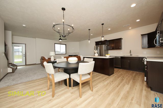 2423 E Caolinn Pl Place, Brandon, SD 57005