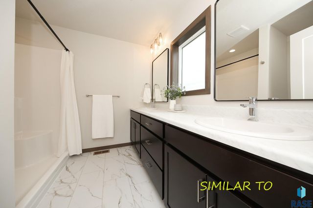 2423 E Caolinn Pl Place, Brandon, SD 57005