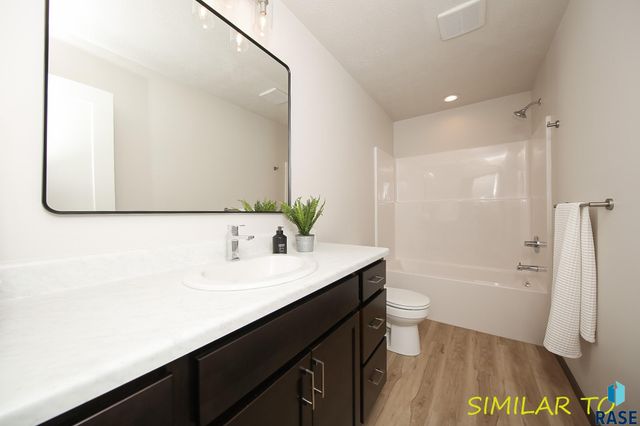 2423 E Caolinn Pl Place, Brandon, SD 57005