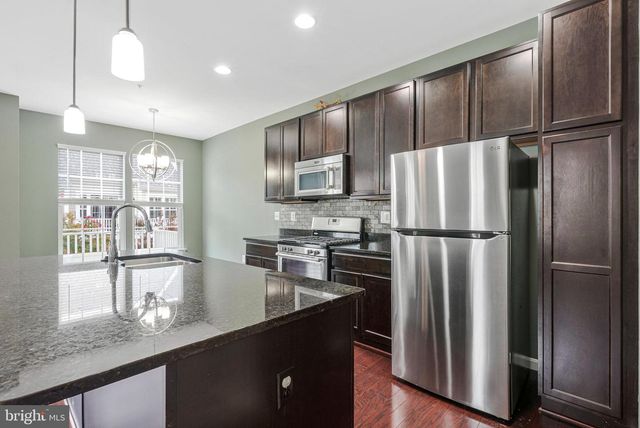 59 STEEPLECHASE DR, La Plata, MD 20646