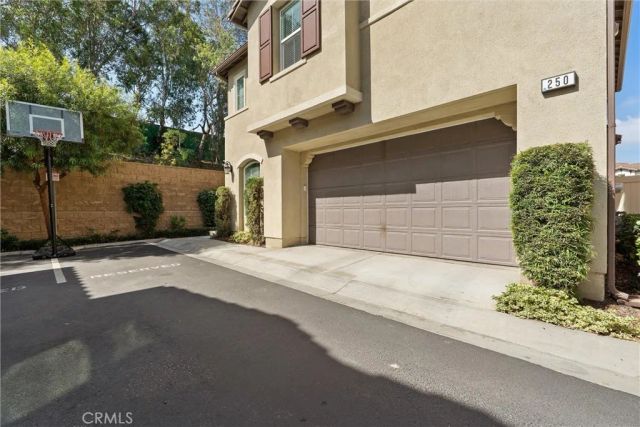 250 W Ridgewood, Long Beach, CA 90805
