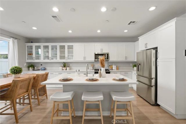 250 W Ridgewood, Long Beach, CA 90805