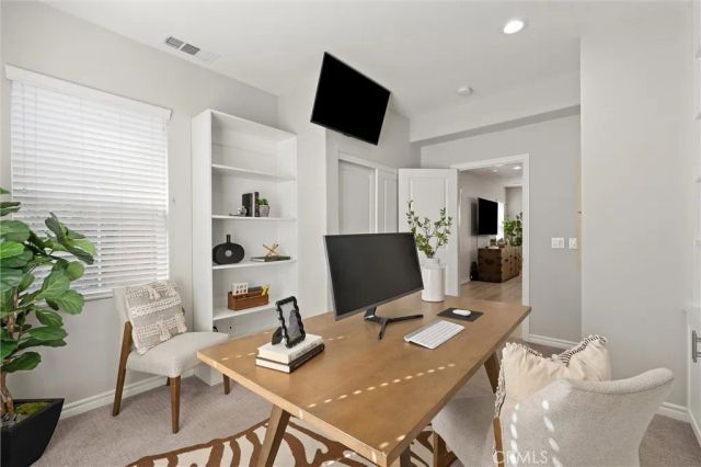 250 W Ridgewood, Long Beach, CA 90805