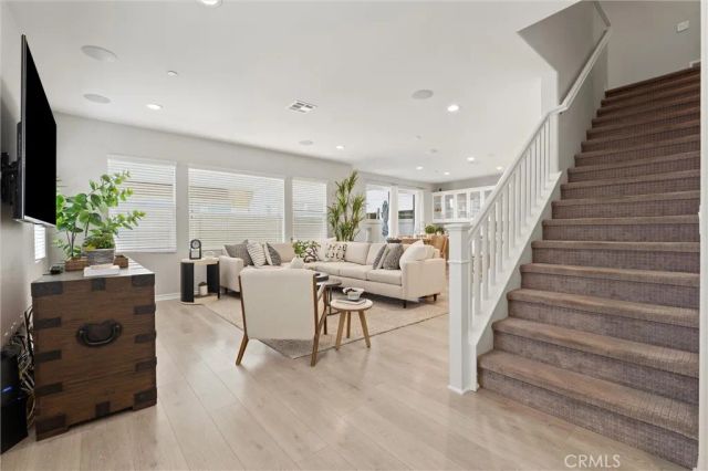 250 W Ridgewood, Long Beach, CA 90805