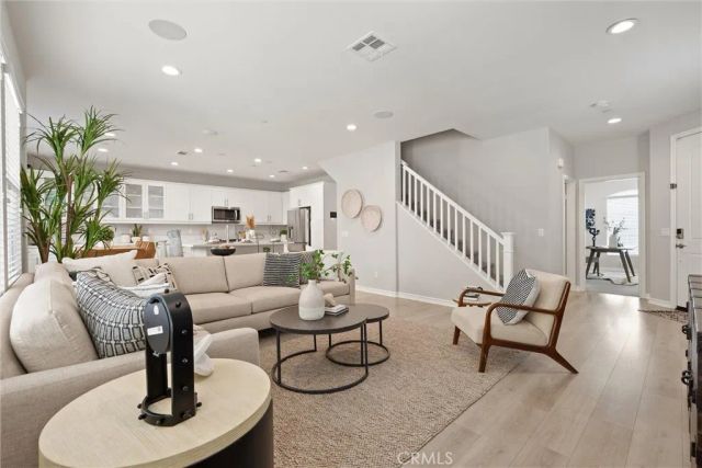 250 W Ridgewood, Long Beach, CA 90805