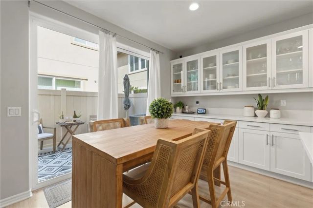 250 W Ridgewood, Long Beach, CA 90805