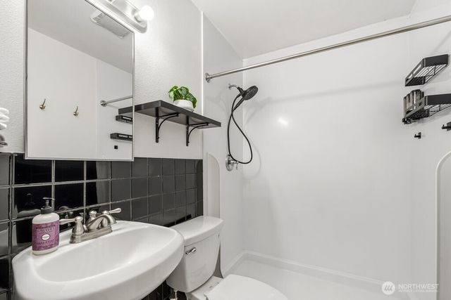 720 9th Street SW, Puyallup, WA 98371