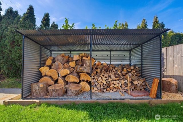 720 9th Street SW, Puyallup, WA 98371