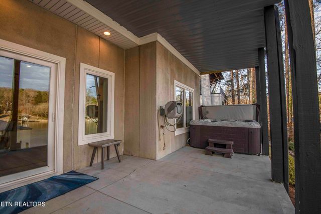 3552 Lakeland Drive, Lenoir City, TN 37772