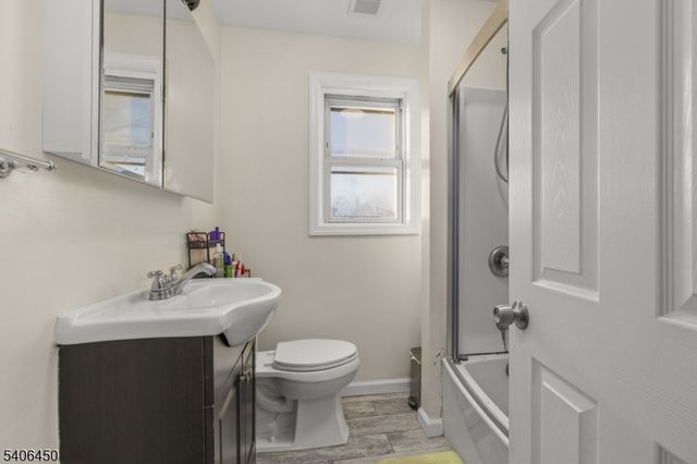 750 Madison Ave, Elizabeth City, NJ 07201