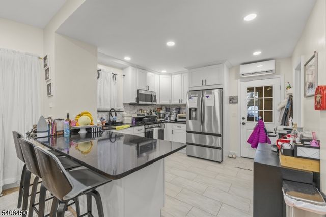 750 Madison Ave, Elizabeth City, NJ 07201