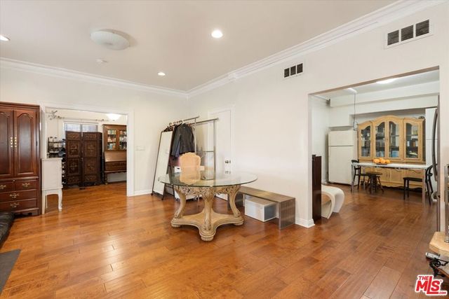 826 Crenshaw Boulevard, Los Angeles, CA 90005