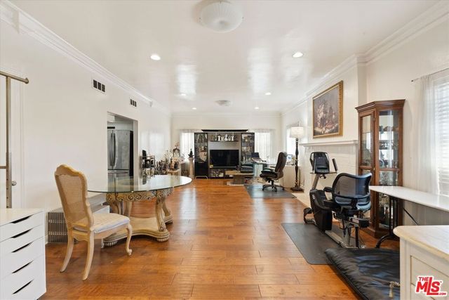 826 Crenshaw Boulevard, Los Angeles, CA 90005