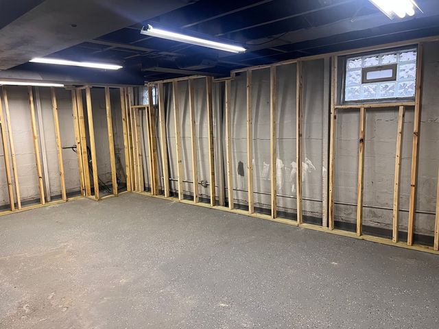 28 W 35th Place, Steger, IL 60475